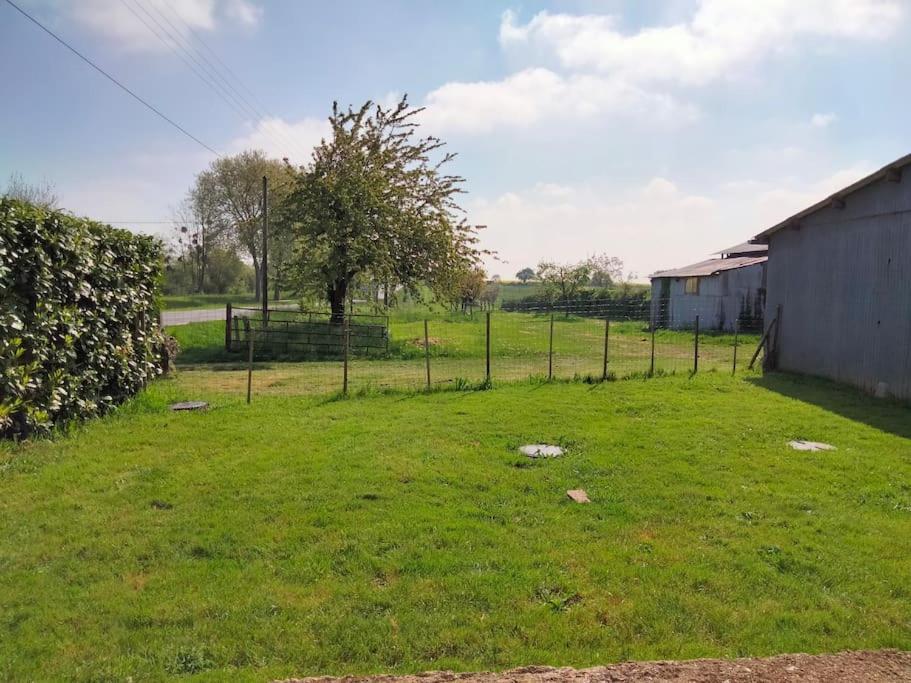 Ferme De L'Etang - Gite Epuisay Exterior photo